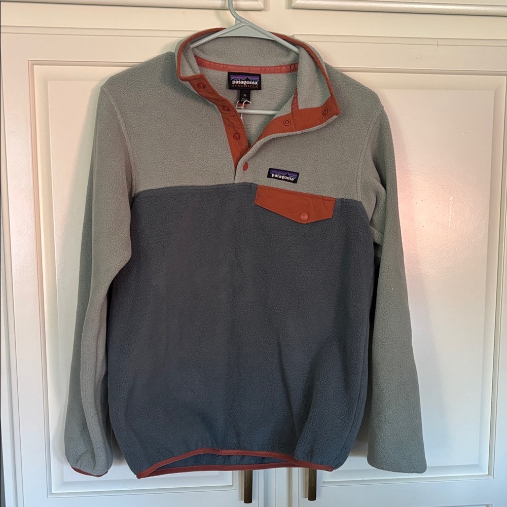 Patagonia Two-Tone Fleece Pullover in Gray and Orange